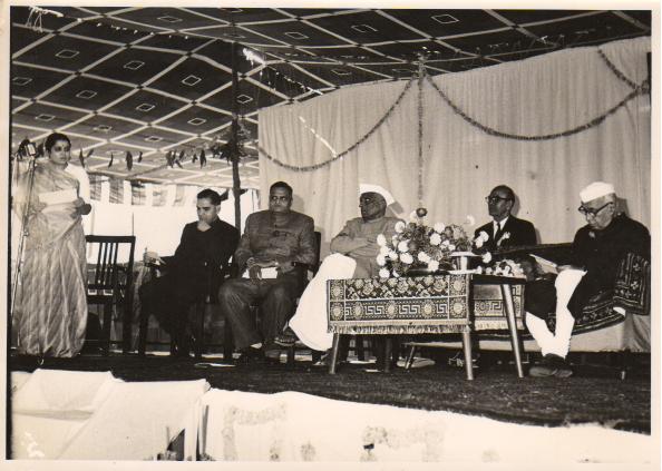 Vidyaben speaking at the inauguration of the Gujarati Samaj School; Pandit Nehru (seen at far right) laid the foundation of the school